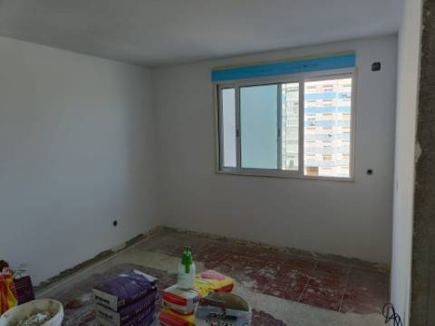 APARTAMENTO T3 | REMODELAÇÃO TOTAL | CIDADE SOL