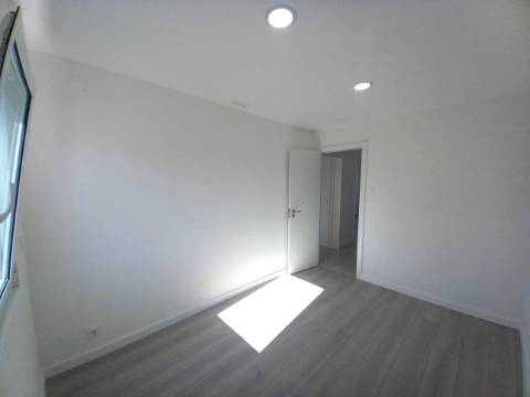 APARTAMENTO T3 | REMODELAÇÃO TOTAL | CIDADE SOL
