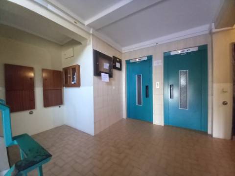 | Apartamento T3 com Vista Rio no Barreiro | Localização Privilegiada |