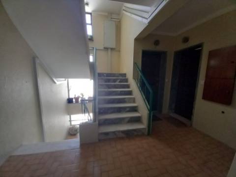 | Apartamento T3 com Vista Rio no Barreiro | Localização Privilegiada |