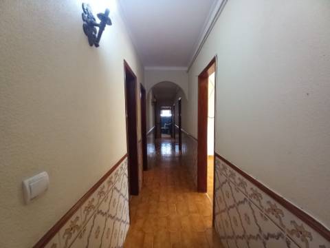 | Apartamento T3 com Vista Rio no Barreiro | Localização Privilegiada |