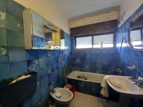 | Apartamento T3 com Vista Rio no Barreiro | Localização Privilegiada |