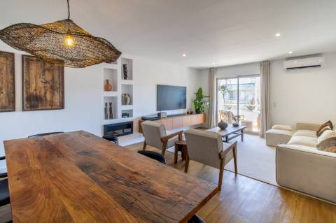 Apartamento de Luxo T2 | 180m² | Avenida Gago Coutinho | 2 Varandas | Box para 2 carros