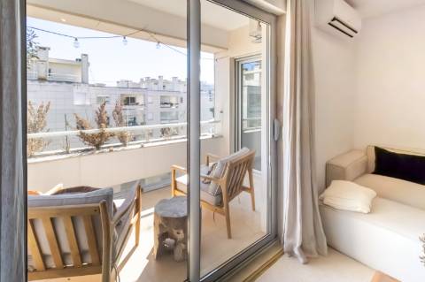 Apartamento de Luxo T2 | 180m² | Avenida Gago Coutinho | 2 Varandas | Box para 2 carros