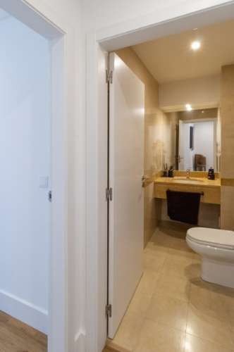 Apartamento de Luxo T2 | 180m² | Avenida Gago Coutinho | 2 Varandas | Box para 2 carros