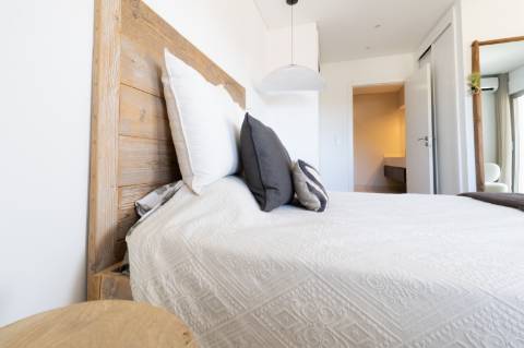 Apartamento de Luxo T2 | 180m² | Avenida Gago Coutinho | 2 Varandas | Box para 2 carros