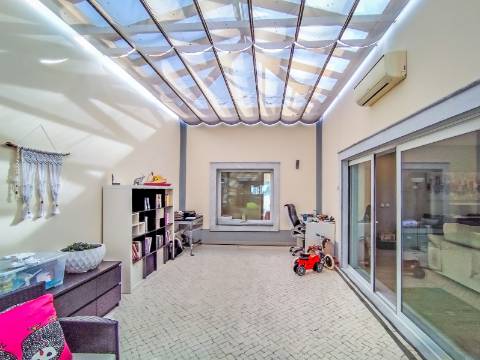 Moradia T6: Um Refúgio de Charme e Conforto para Viver Tranquilamente