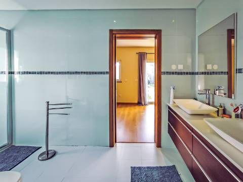 Moradia T6: Um Refúgio de Charme e Conforto para Viver Tranquilamente