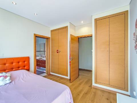 Moradia T6: Um Refúgio de Charme e Conforto para Viver Tranquilamente