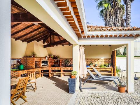 Moradia T6: Um Refúgio de Charme e Conforto para Viver Tranquilamente