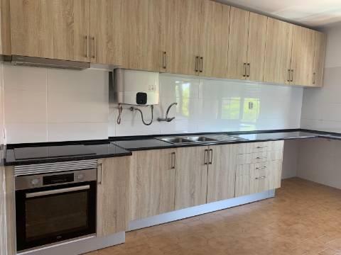 OPORTUNIDADE no Coração de Pinhal Novo - T2+1 com Sótão Aproveitado!