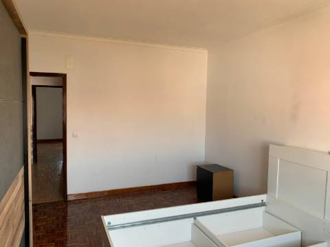 OPORTUNIDADE no Coração de Pinhal Novo - T2+1 com Sótão Aproveitado!