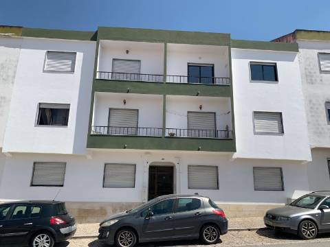 OPORTUNIDADE no Coração de Pinhal Novo - T2+1 com Sótão Aproveitado!