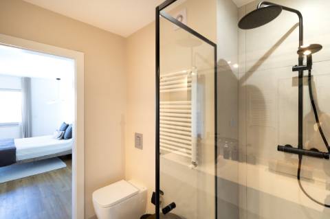 Apartamento de Luxo T2 | 180m² | Avenida Gago Coutinho | 2 Varandas | Box para 2 carros