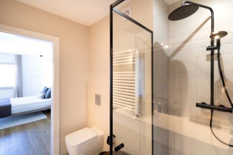 Apartamento de Luxo T2 | 180m² | Avenida Gago Coutinho | 2 Varandas | Box para 2 carros