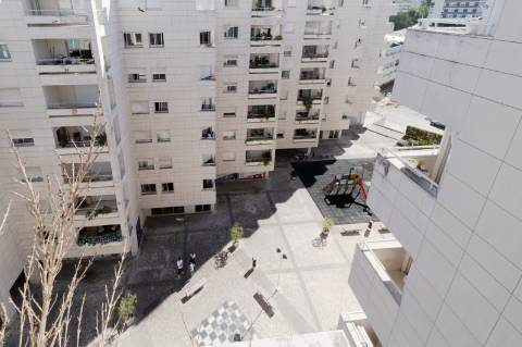 Apartamento de Luxo T2 | 180m² | Avenida Gago Coutinho | 2 Varandas | Box para 2 carros