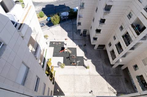 Apartamento de Luxo T2 | 180m² | Avenida Gago Coutinho | 2 Varandas | Box para 2 carros