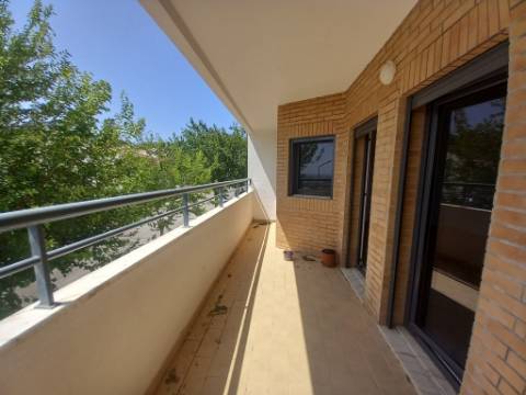 T4 Duplex | Novo | Box | Terraço com Churrasqueira | Castanheira do Ribatejo