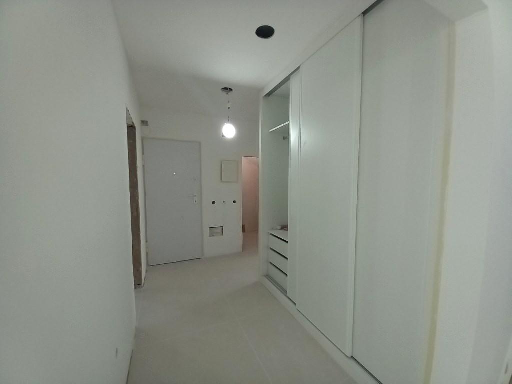 Espaço, Conforto e Modernidade num T4 REMODELADO | Forte da Casa