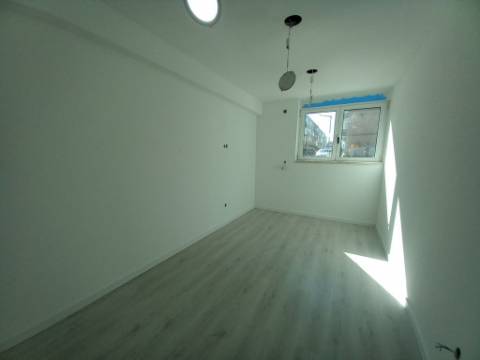 Espaço, Conforto e Modernidade num T4 REMODELADO | Forte da Casa