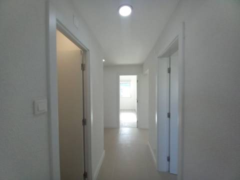 Apartamento T1 EM REMODELAÇÃO TOTAL no Coração da Baixa da Banheira