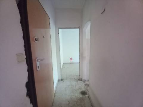 Apartamento T1 EM REMODELAÇÃO TOTAL no Coração da Baixa da Banheira