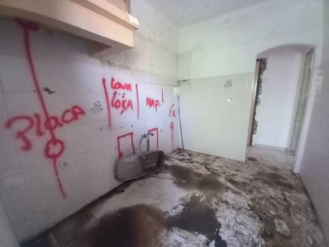 Apartamento T1 EM REMODELAÇÃO TOTAL no Coração da Baixa da Banheira