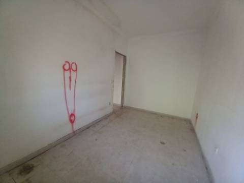 Apartamento T1 EM REMODELAÇÃO TOTAL no Coração da Baixa da Banheira