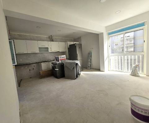 Apartamento T2 | TOTALMENTE RENOVADO | OPEN SPACE | Laranjeiro