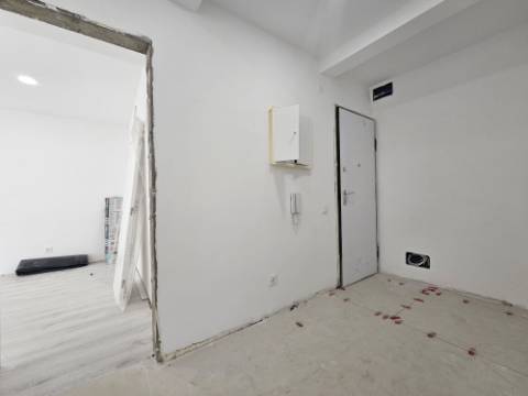 Apartamento T2 | TOTALMENTE RENOVADO | OPEN SPACE | Laranjeiro