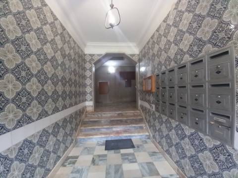 Apartamento T2 | TOTALMENTE RENOVADO | OPEN SPACE | Laranjeiro