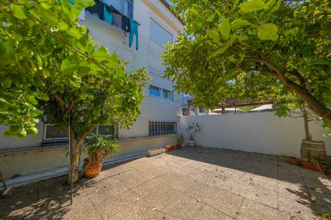 | Vila Chã | Andar de Moradia | T3 + T1 | Espaço Exterior | Garagem |