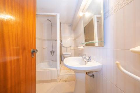 | Vila Chã | Andar de Moradia | T3 + T1 | Espaço Exterior | Garagem |