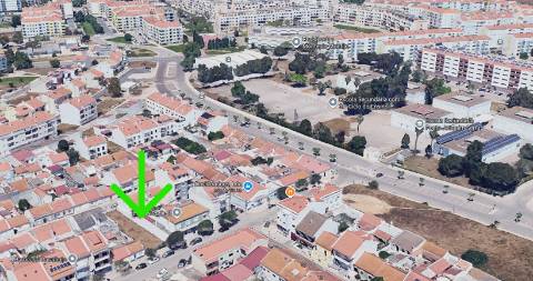 | Terreno Urbano | Projeto Aprovado para 8 apartamentos | Licenças a Pagamento |