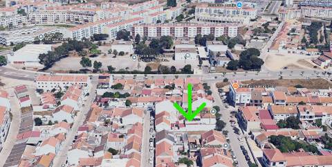 | Terreno Urbano | Projeto Aprovado para 8 apartamentos | Licenças a Pagamento |