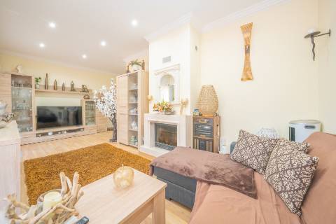 || Apartamento T4 | VISTA RIO e CASTELO | VARANDA PANORÂMICA | PARQUEAMENTO ||