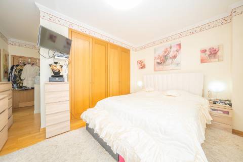 || Apartamento T4 | VISTA RIO e CASTELO | VARANDA PANORÂMICA | PARQUEAMENTO ||