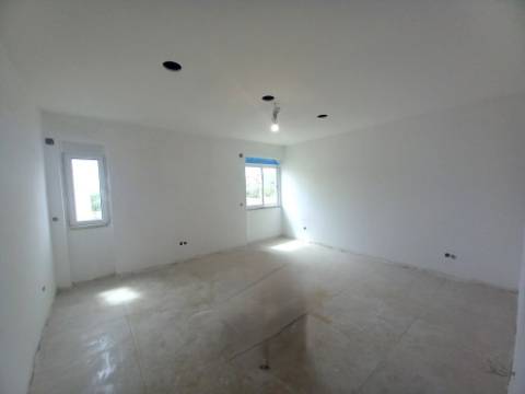 || Apartamento T2 TOTALMENTE REMODELADO | Pronto a Entrar ||