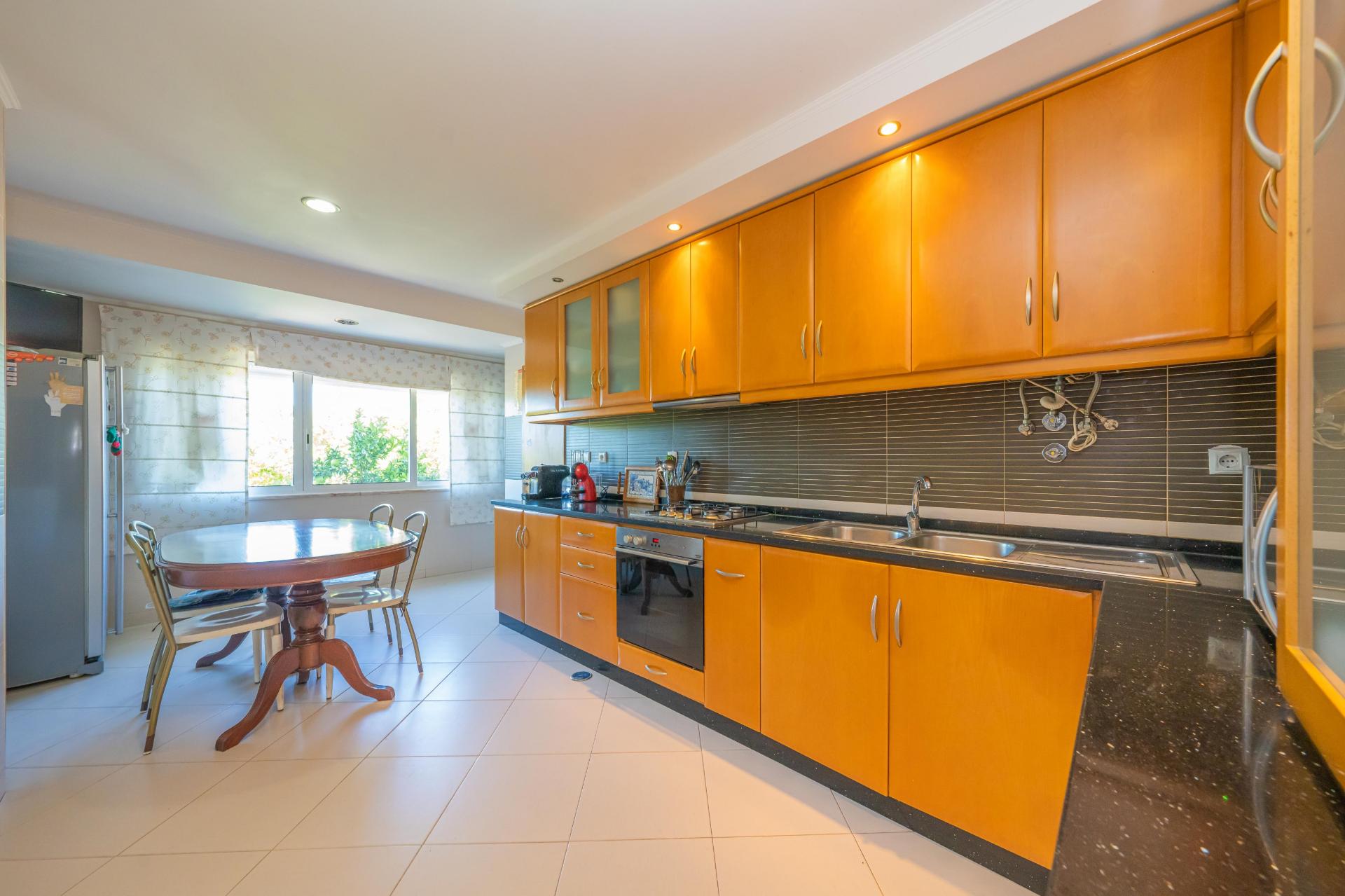 | Vila Chã | Andar de Moradia | T3 | Espaço Exterior com 70 m2 |