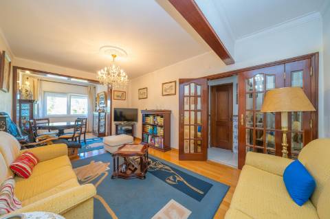 | Vila Chã | Andar de Moradia | T3 | Espaço Exterior com 70 m2 |