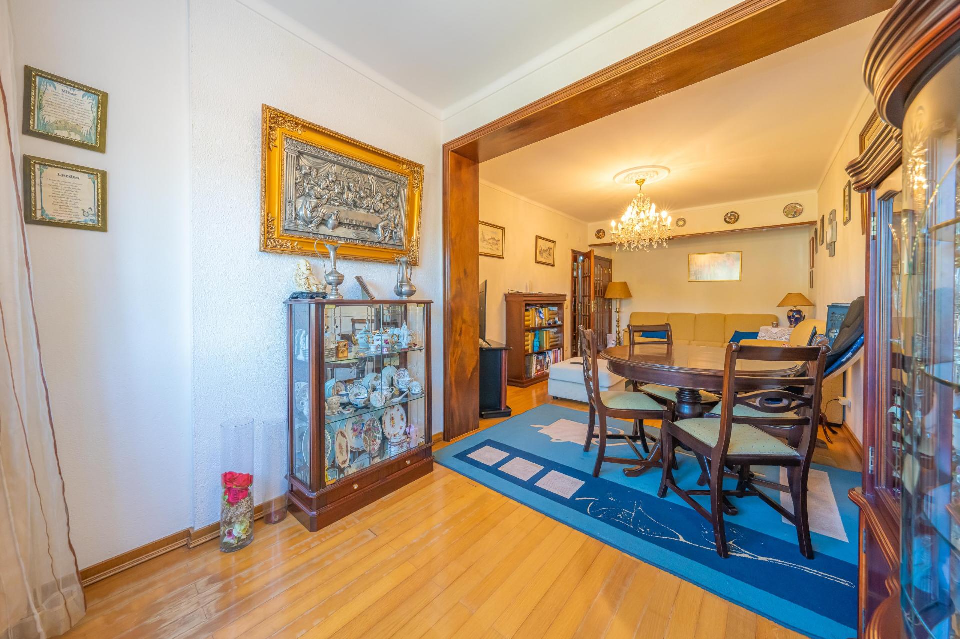 | Vila Chã | Andar de Moradia | T3 | Espaço Exterior com 70 m2 |