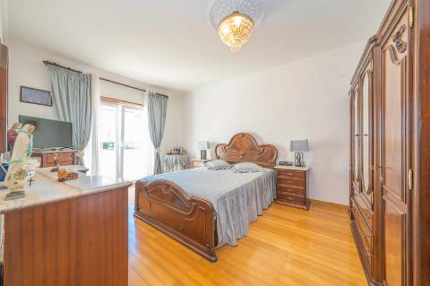 | Vila Chã | Andar de Moradia | T3 | Espaço Exterior com 70 m2 |