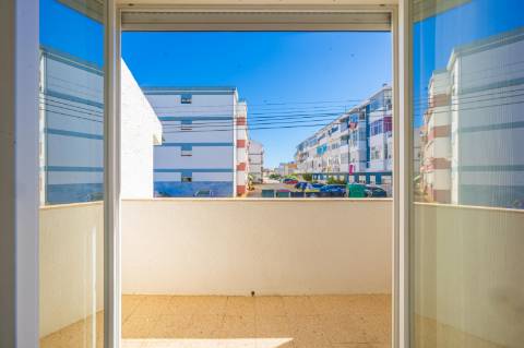 | Vila Chã | Andar de Moradia | T3 | Espaço Exterior com 70 m2 |