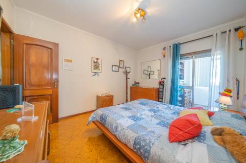 | Vila Chã | Andar de Moradia | T3 | Espaço Exterior com 70 m2 |