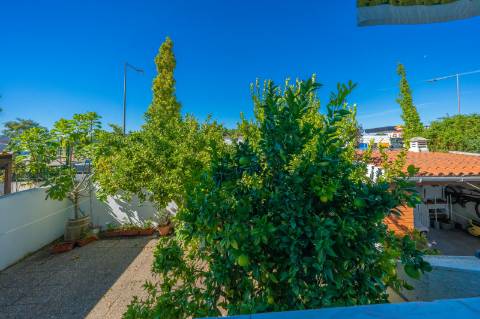 | Vila Chã | Andar de Moradia | T3 | Espaço Exterior com 70 m2 |