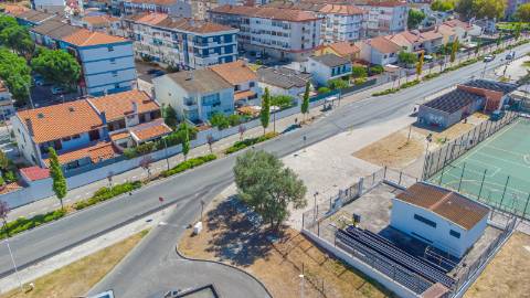 | Vila Chã | Andar de Moradia | T3 | Espaço Exterior com 70 m2 |