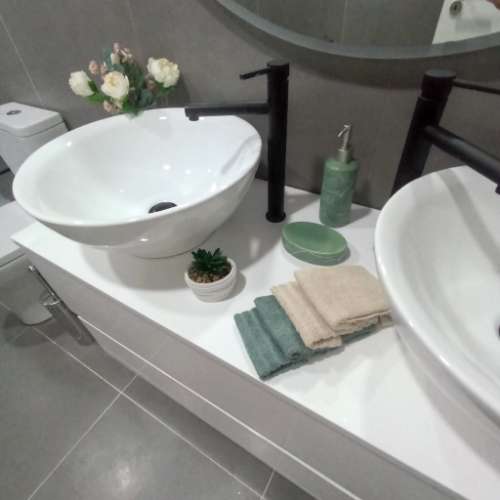 || Apartamento T3 REMODELADO | No centro de BENFICA | VARANDAS ||