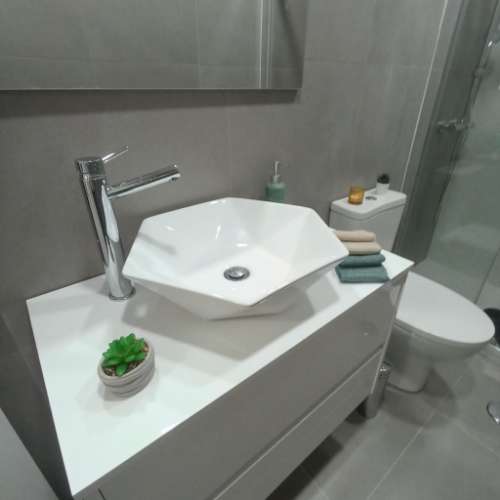 || Apartamento T3 REMODELADO | No centro de BENFICA | VARANDAS ||