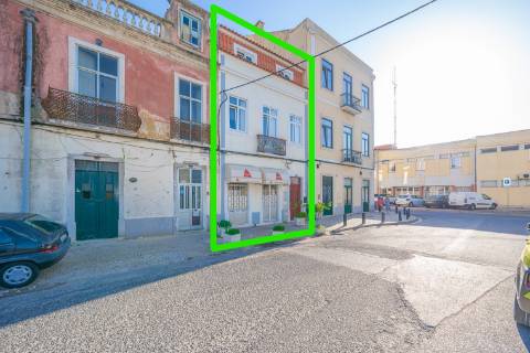 | PRÉDIO 3 PISOS | ZONA RIBEIRINHA | VISTA RIO SADO | LICENÇA AL |