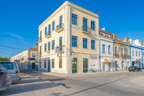 | PRÉDIO 3 PISOS | ZONA RIBEIRINHA | VISTA RIO SADO | LICENÇA AL |